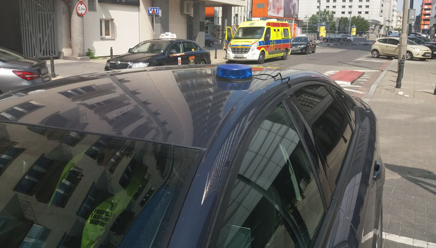  (Nie) uprzywilejowana karetka