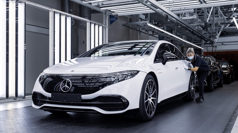 Ruszyła produkcja Mercedesa EQS w Factory 56