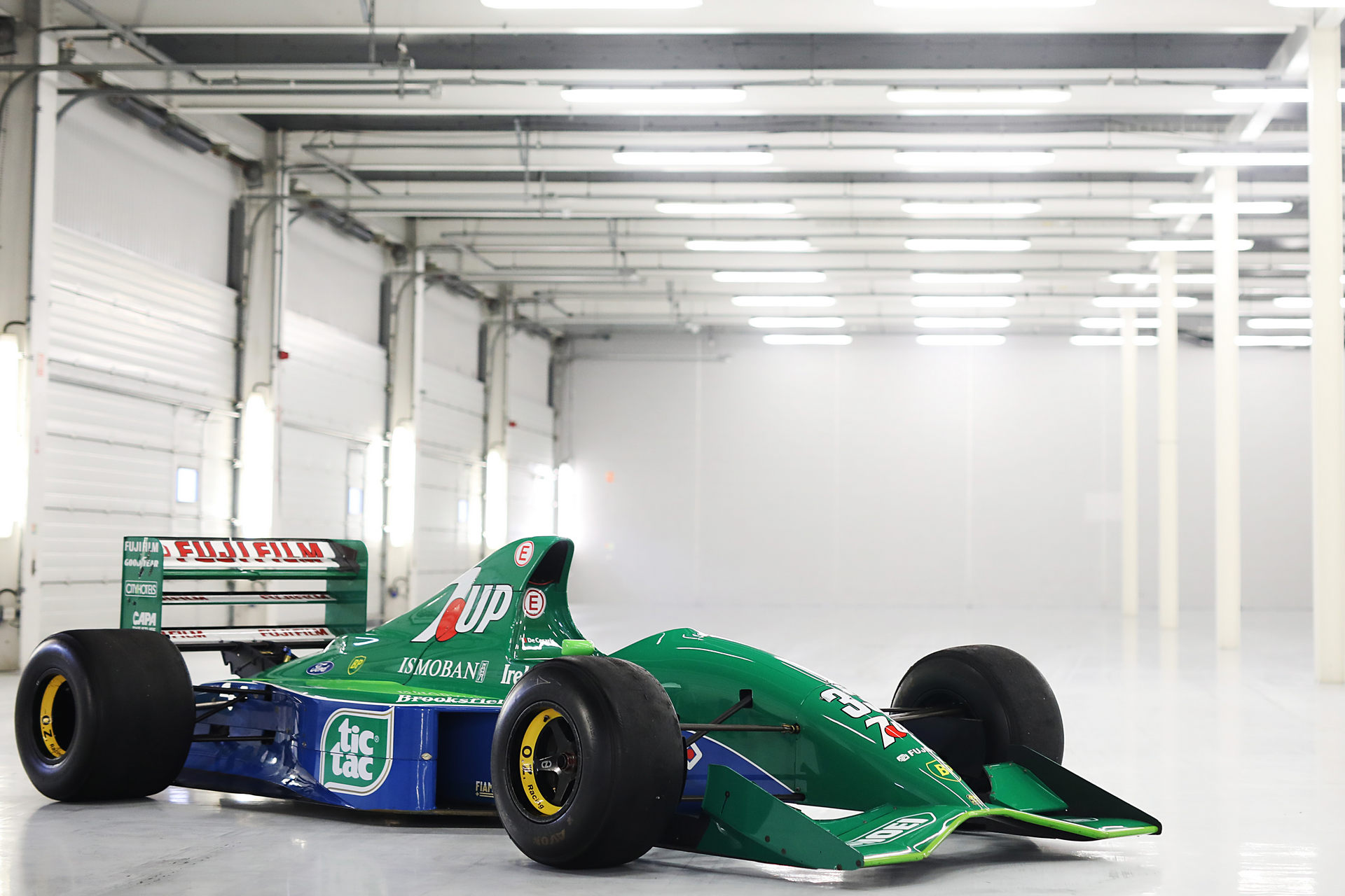 Pierwszy bolid F1 Michaela Schumachera na sprzedaż