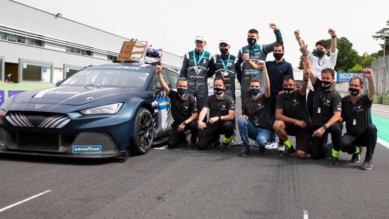 Cupra wygrała pierwsze zawody aut elektrycznych PURE ETCR