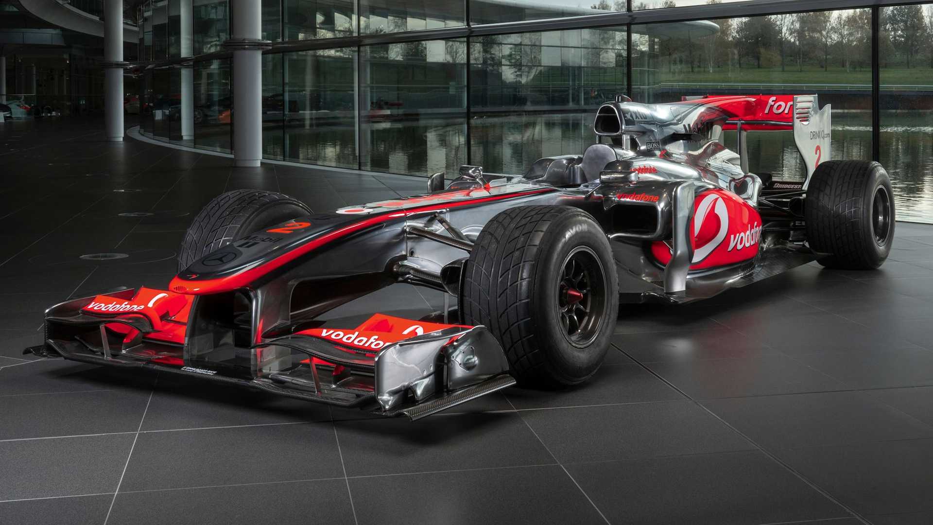 Bolid F1 Lewisa Hamiltona na aukcji