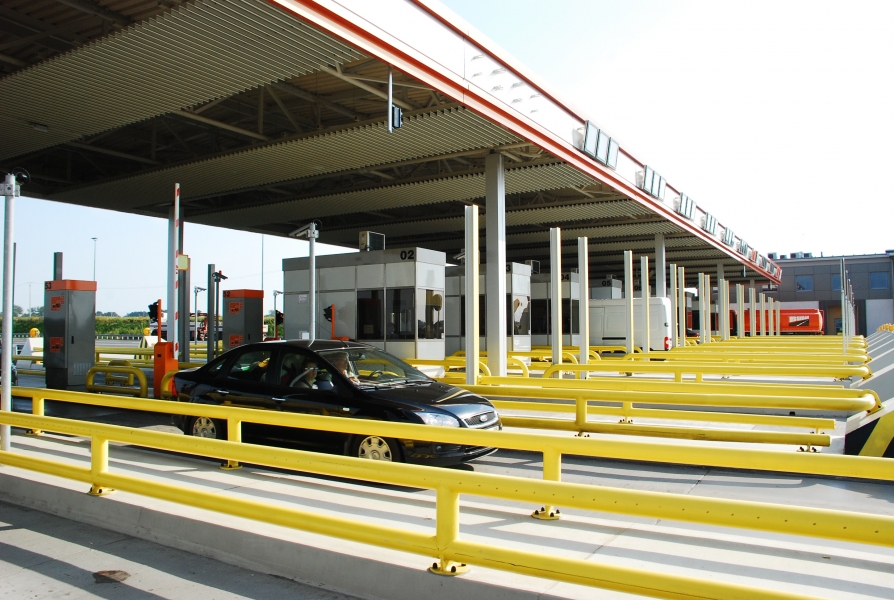  Od 1 grudnia na autostradach działa e-TOLL