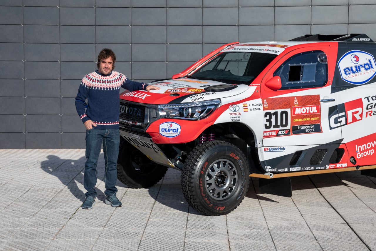 Toyota Hilux Dakar trafiła do muzeum Fernando Alonso