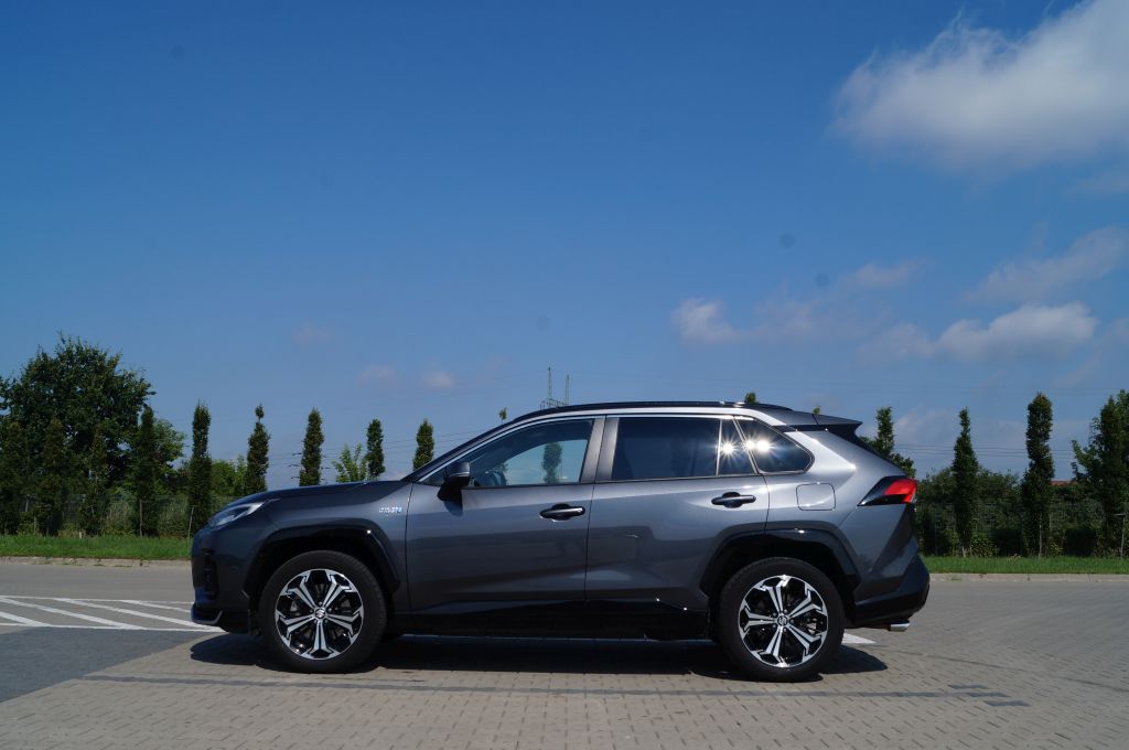 Suzuki Across 2,5 Plug-in hybrid 306 KM AT - Zaskakujący&nbsp;