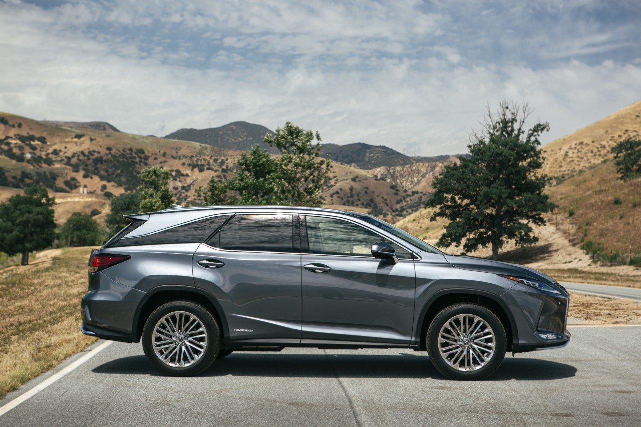Nowy Lexus RX z trzema hybrydami?