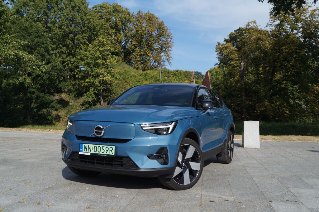  Volvo C40 Recharge P8 AWD 408 KM &ndash; Niepozorny...