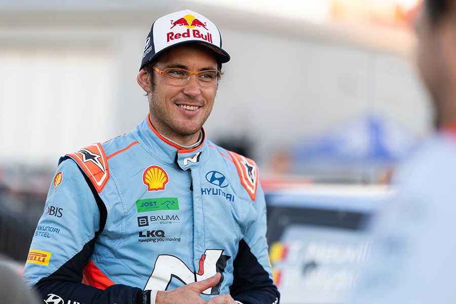 Neuville zostaje w Hyundaiu