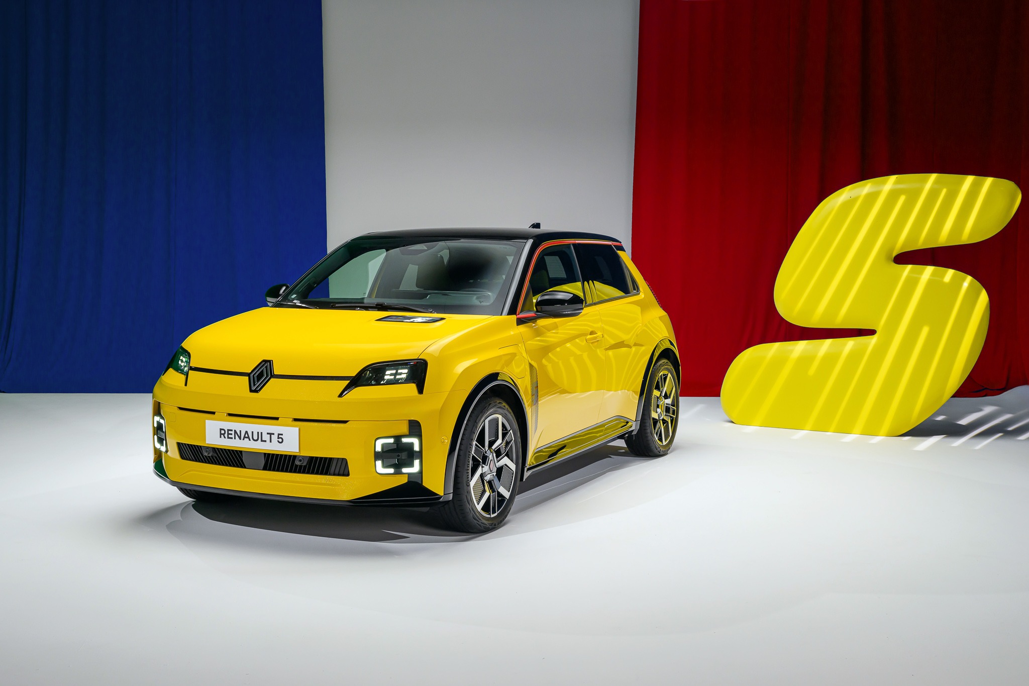 Renault 5 E-Tech w Warszawie