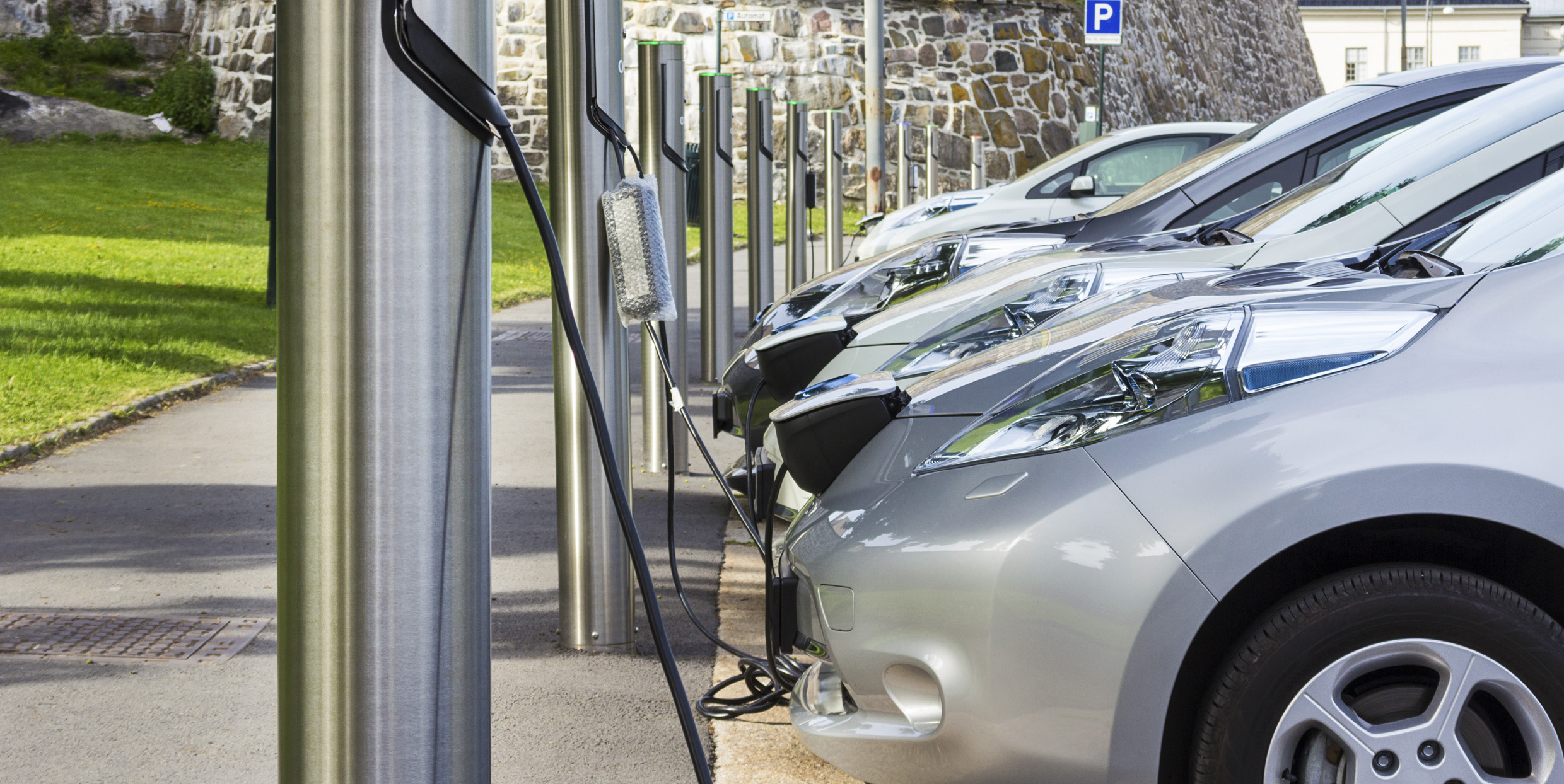Trwa nabór wniosków do programu dopłat do elektryków