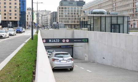 Podziemny parking w centrum Warszawy