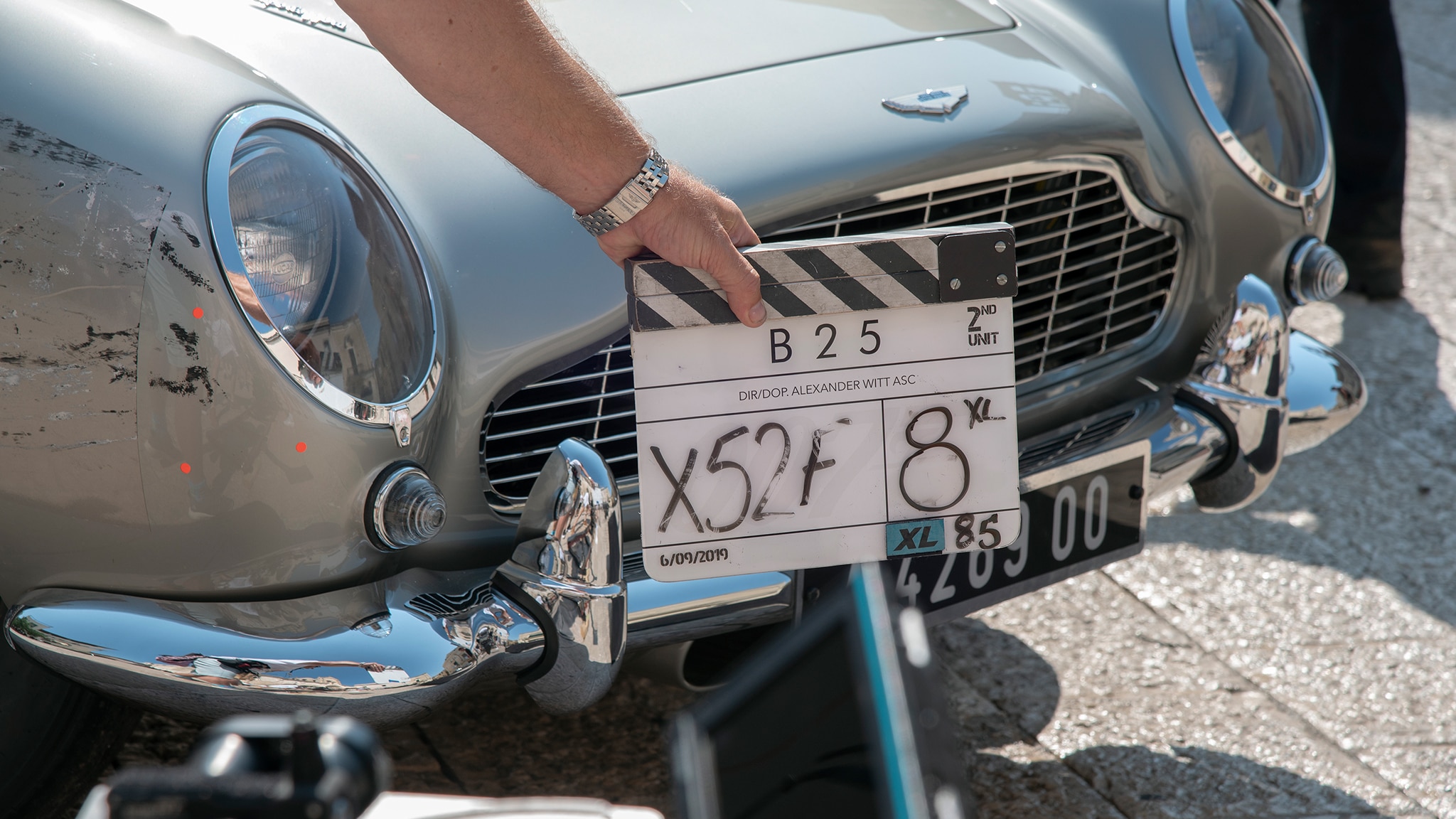 Aston Martin DB5 - kaskaderskie wyczyny na planie filmu o 007