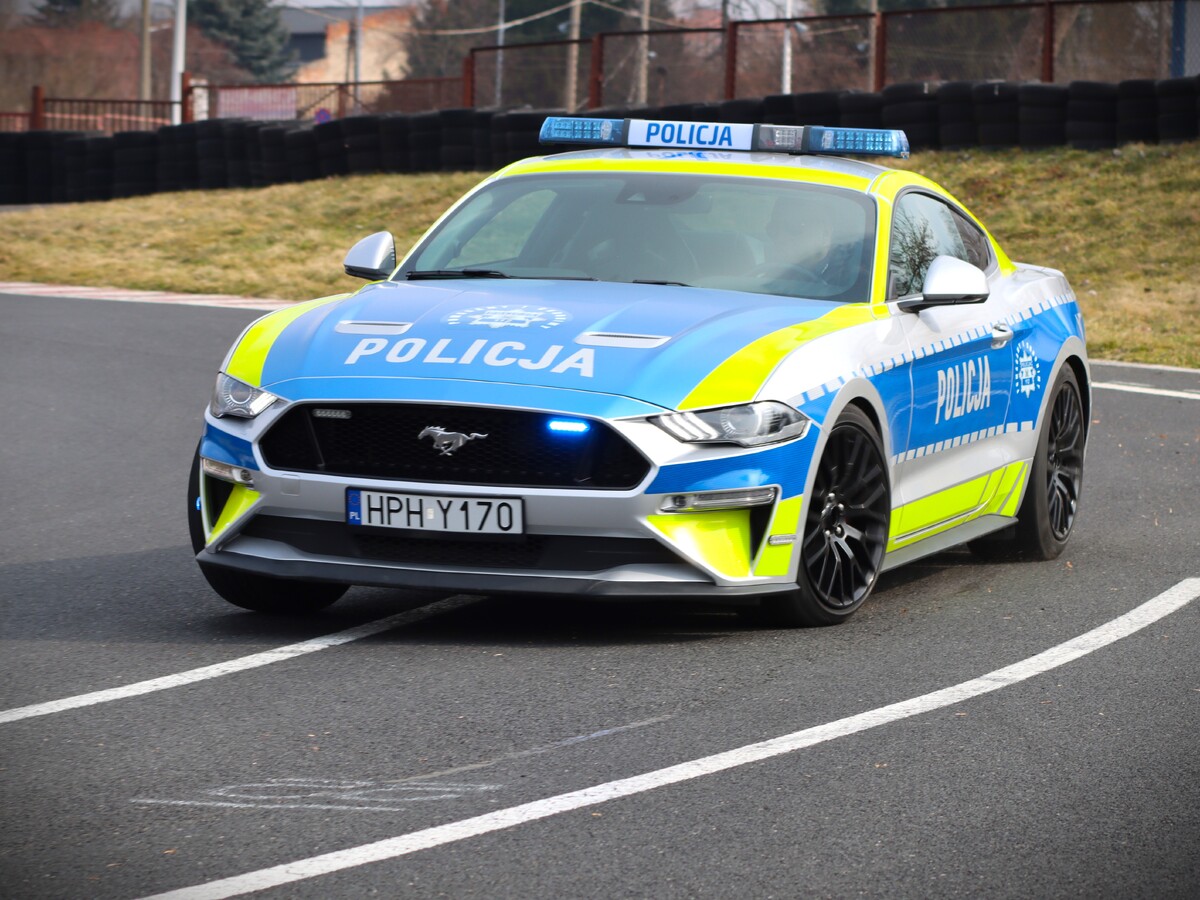 Ford Mustang w Policji?