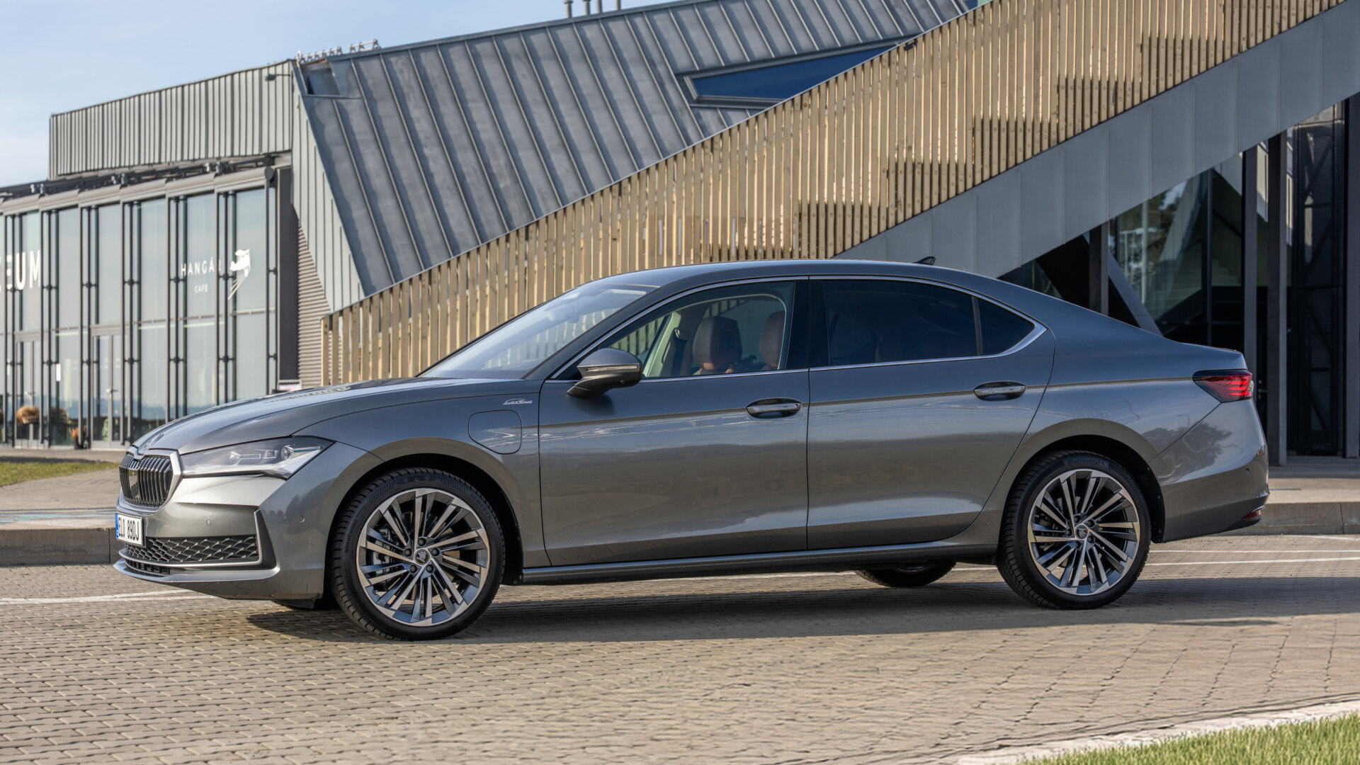 268-konna Skoda Superb