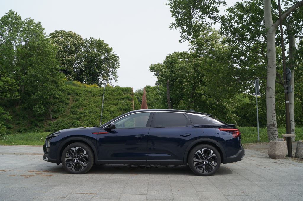 Citroen C5 X PHEV 225 e-EAT8 225 KM &ndash; Komfort na kołach
