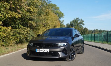 Opel Astra Sports Tourer Plug-in Hybrid GS 1.6 180 KM &ndash; Gdy oszczędność idzie w parze z praktycznością 
