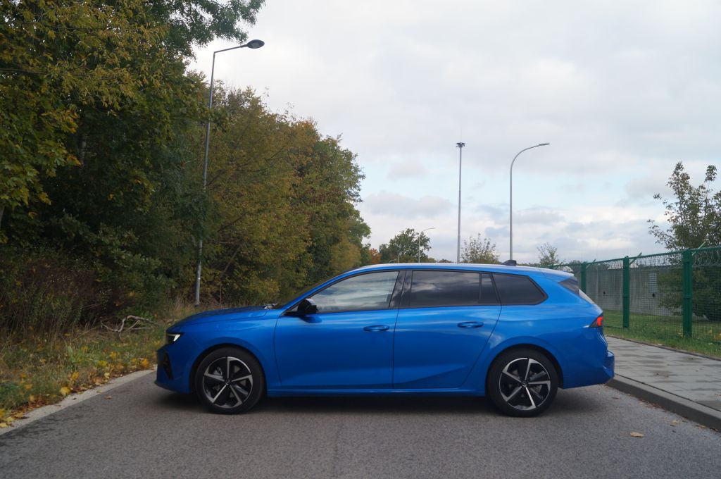 Opel Astra Sports Tourer GS 1.5 Diesel 130 KM AT8 - Mocny argument