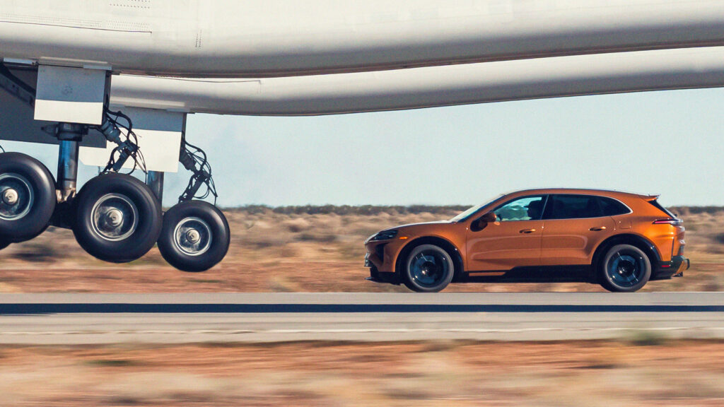 Porsche Cayenne Electric w oku burzy