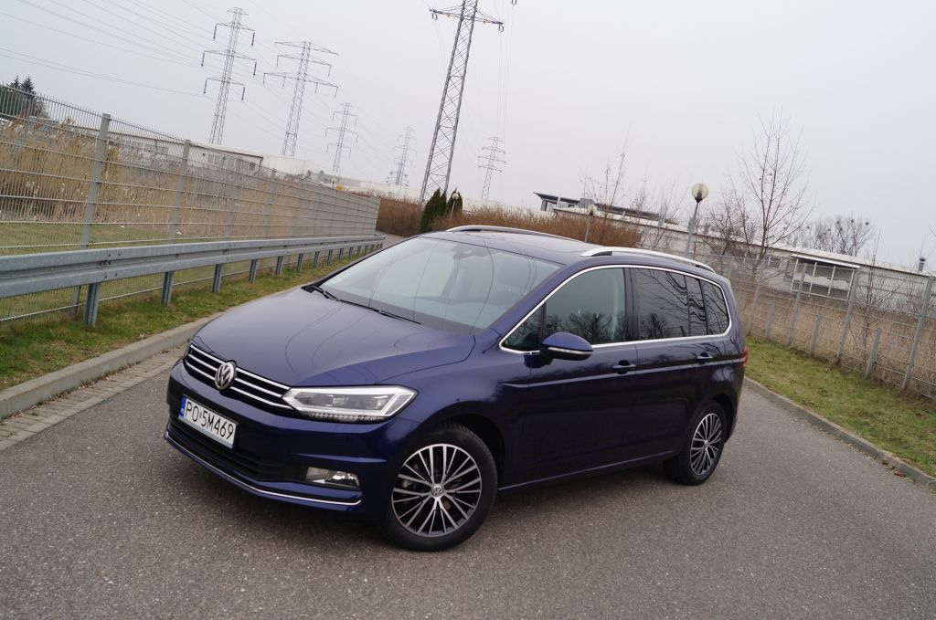 Volkswagen Touran 1.4 TSI DSG Highline - Trzecia generacja dla każdego