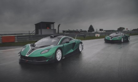 Kierowca BTCC za kierownicą Arrinery Hussarya GT