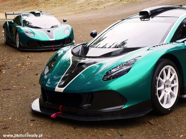 Arrinera GT na torze w Brooklands