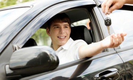 Młodzi kierowcy spowodowali w 2015 roku ponad 5,5 tys. wypadków