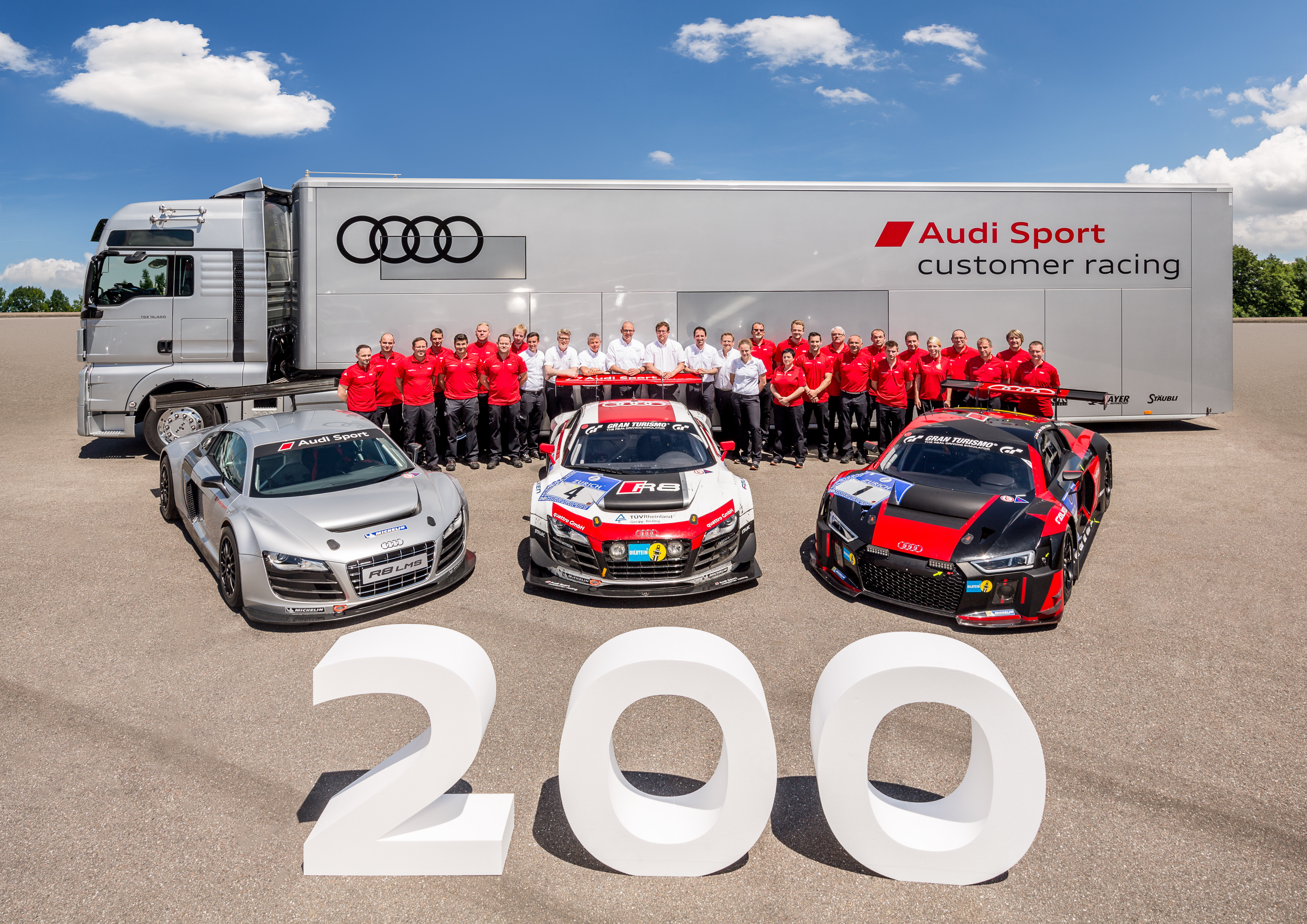 Dwusetne Audi R8 LMS