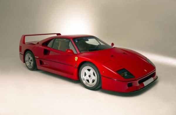 Unikatowe F40 na aukcji