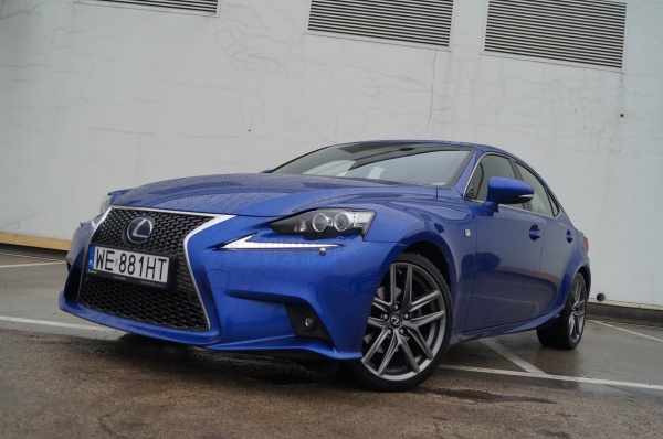 Lexus IS 300h F-Sport - Hybrydowy samuraj