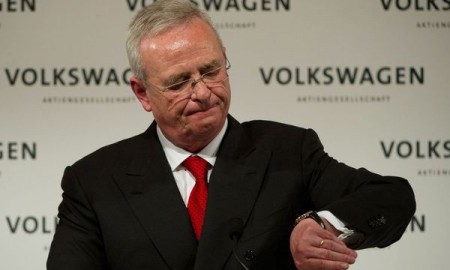 Martin Winterkorn jednak rezygnuje