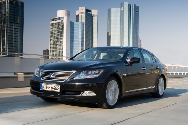 Wodorowy Lexus na Igrzyska Olimpijskie w Tokio