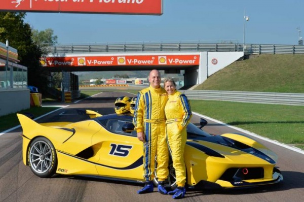 Ferrari FXX K na urodziny żony