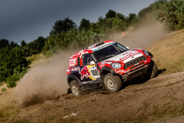 Hołowczyc wygrywa i kończy z cross country