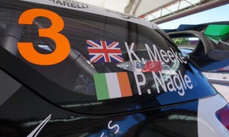 Meeke dachował na testowym