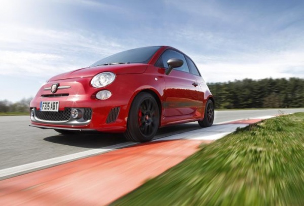 Abarth 595 Competizione &ndash; Więcej mocy