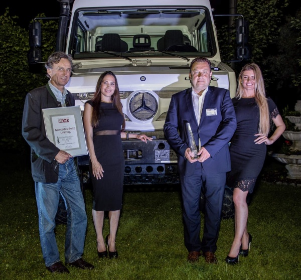 Mercedes Unimog Terenowym Samochodem Roku 2015