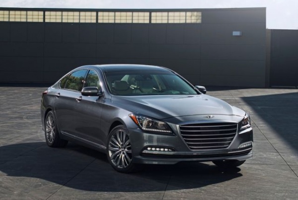 Hyundai Genesis doceniony w konkursie Playboya