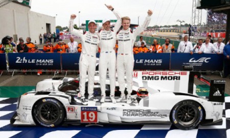 Ekipa Porsche triumfuje w Le Mans
