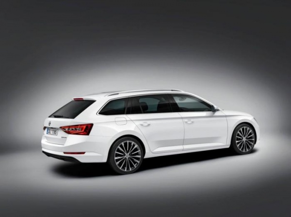 Skoda Superb Combi &ndash; pierwsze zdjęcia