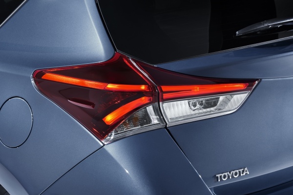 Toyota Auris z nowym silnikiem