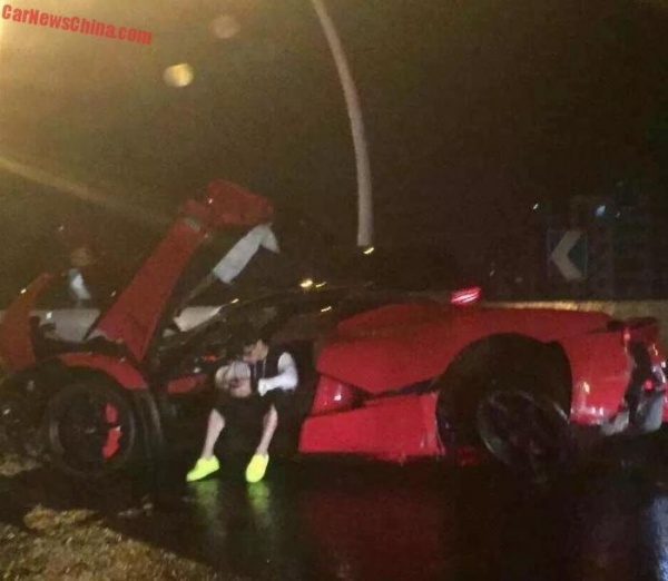 Ferrari LaFerrari &ndash; wypadek w Szanghaju