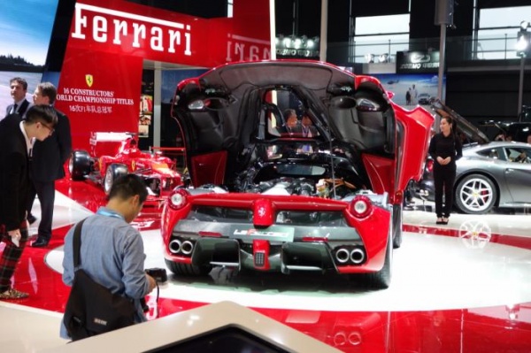 Auto Shanghai bez dzieci i hostess