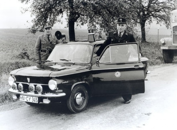 Policyjne wozy w Audi museum mobile