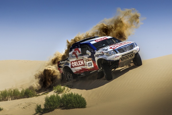 Mocna reprezentacja Polski w Abu Dhabi Desert Challenge