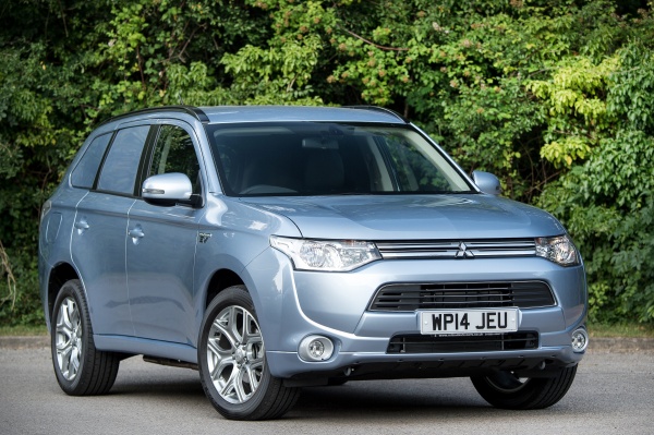 Outlander PHEV nr 1 w Wielkiej Brytanii